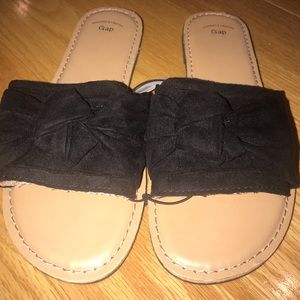 NWT  Gap Factory knot black sandals